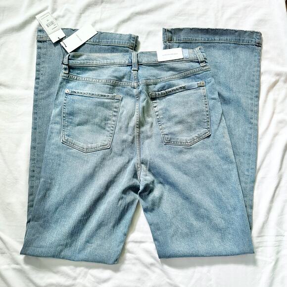 7 For All Mankind Dojo Ultra High-Rise Zzz Flare Jean - Picture 4 of 10